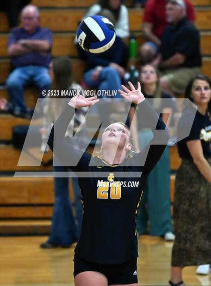 Thumbnail 1 in New Berlin @ Illini Central photogallery.