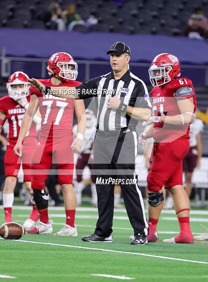 Thumbnail 2 in Hallettsville vs. Jim Ned (UIL 3A Division 1 State Final) photogallery.