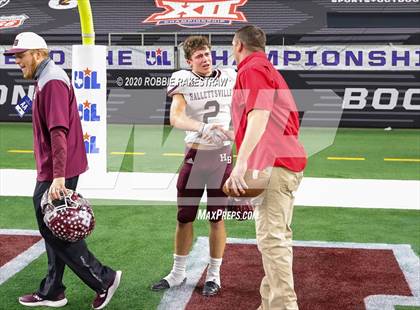 Thumbnail 1 in Hallettsville vs. Jim Ned (UIL 3A Division 1 State Final) photogallery.