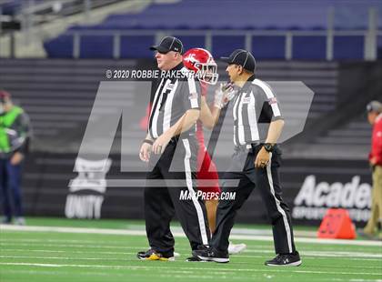 Thumbnail 3 in Hallettsville vs. Jim Ned (UIL 3A Division 1 State Final) photogallery.