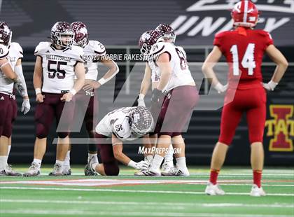 Thumbnail 3 in Hallettsville vs. Jim Ned (UIL 3A Division 1 State Final) photogallery.