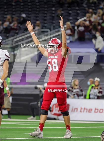 Thumbnail 2 in Hallettsville vs. Jim Ned (UIL 3A Division 1 State Final) photogallery.