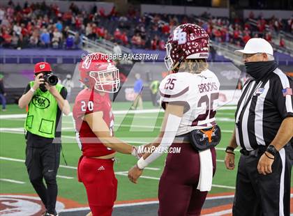 Thumbnail 3 in Hallettsville vs. Jim Ned (UIL 3A Division 1 State Final) photogallery.