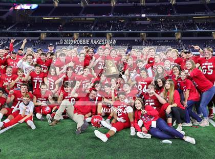 Thumbnail 3 in Hallettsville vs. Jim Ned (UIL 3A Division 1 State Final) photogallery.