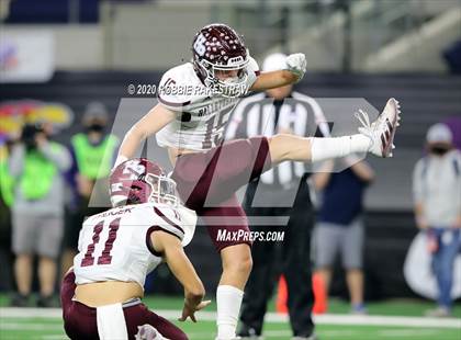 Thumbnail 1 in Hallettsville vs. Jim Ned (UIL 3A Division 1 State Final) photogallery.