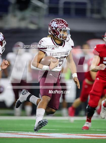 Thumbnail 2 in Hallettsville vs. Jim Ned (UIL 3A Division 1 State Final) photogallery.