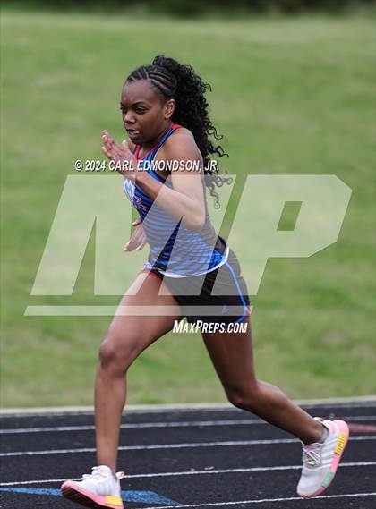 Thumbnail 2 in Maplewood Home Meet photogallery.