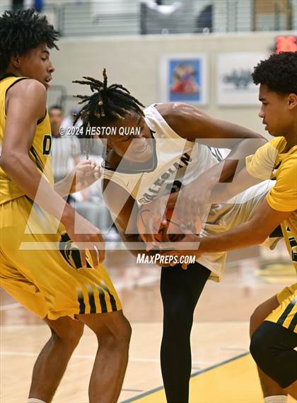 Thumbnail 2 in Salesian College Preparatory vs. Damien (Damien Classic) photogallery.