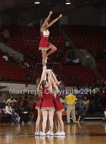 Thumbnail 2 in South Central vs. Hickory (NCHSAA 3A Final) photogallery.