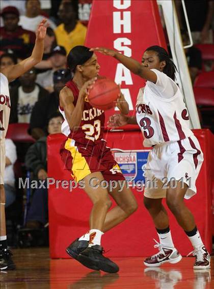 Thumbnail 3 in South Central vs. Hickory (NCHSAA 3A Final) photogallery.