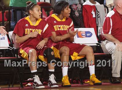 Thumbnail 1 in South Central vs. Hickory (NCHSAA 3A Final) photogallery.