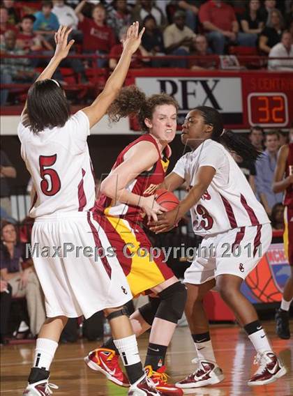 Thumbnail 1 in South Central vs. Hickory (NCHSAA 3A Final) photogallery.