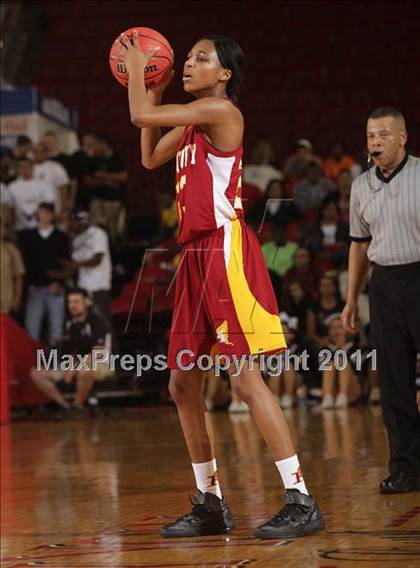 Thumbnail 1 in South Central vs. Hickory (NCHSAA 3A Final) photogallery.