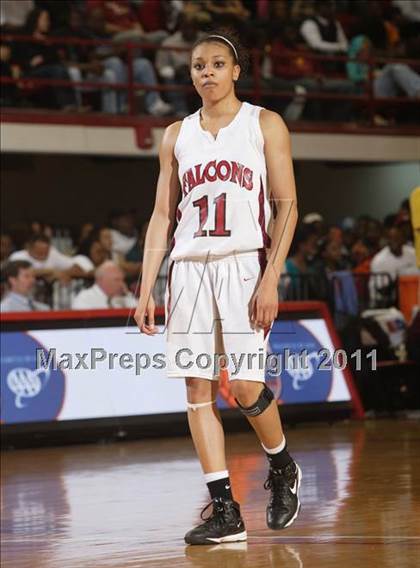 Thumbnail 1 in South Central vs. Hickory (NCHSAA 3A Final) photogallery.