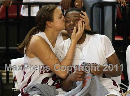 Thumbnail 2 in South Central vs. Hickory (NCHSAA 3A Final) photogallery.