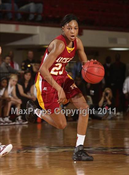 Thumbnail 1 in South Central vs. Hickory (NCHSAA 3A Final) photogallery.
