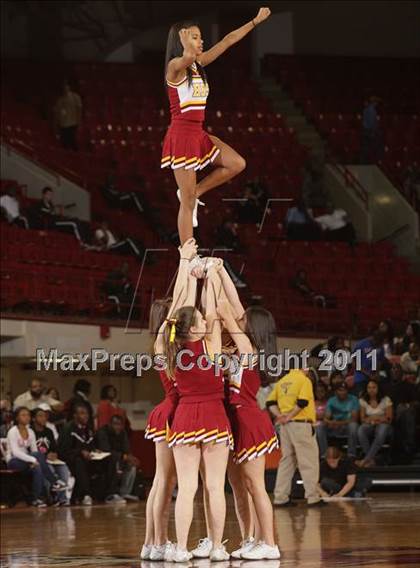 Thumbnail 1 in South Central vs. Hickory (NCHSAA 3A Final) photogallery.