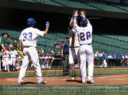 Thumbnail 2 in St. Ignatius vs. Sacred Heart Cathedral photogallery.