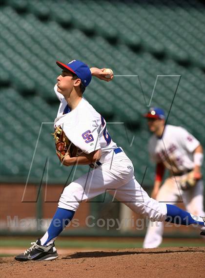 Thumbnail 2 in St. Ignatius vs. Sacred Heart Cathedral photogallery.