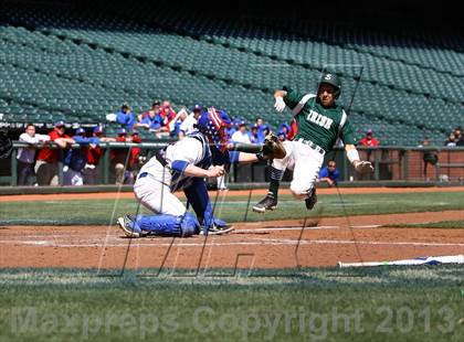 Thumbnail 2 in St. Ignatius vs. Sacred Heart Cathedral photogallery.