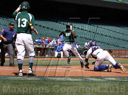 Thumbnail 1 in St. Ignatius vs. Sacred Heart Cathedral photogallery.