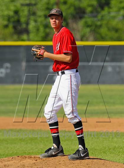 Thumbnail 3 in Saugus @ Hart photogallery.