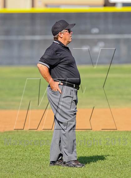 Thumbnail 1 in Saugus @ Hart photogallery.