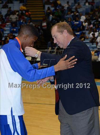Thumbnail 3 in Winston-Salem Prep vs. Plymouth (NCHSAA 1A Final) photogallery.