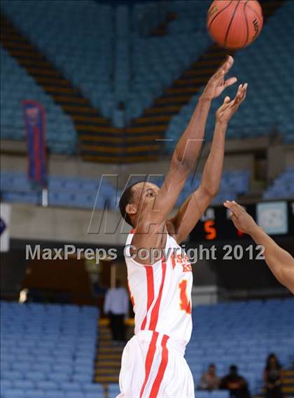 Thumbnail 1 in Winston-Salem Prep vs. Plymouth (NCHSAA 1A Final) photogallery.