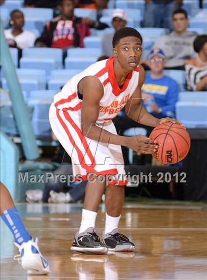Thumbnail 2 in Winston-Salem Prep vs. Plymouth (NCHSAA 1A Final) photogallery.