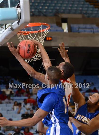 Thumbnail 3 in Winston-Salem Prep vs. Plymouth (NCHSAA 1A Final) photogallery.