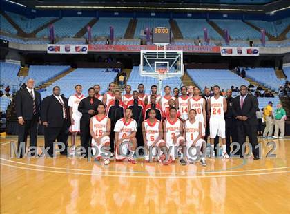 Thumbnail 2 in Winston-Salem Prep vs. Plymouth (NCHSAA 1A Final) photogallery.