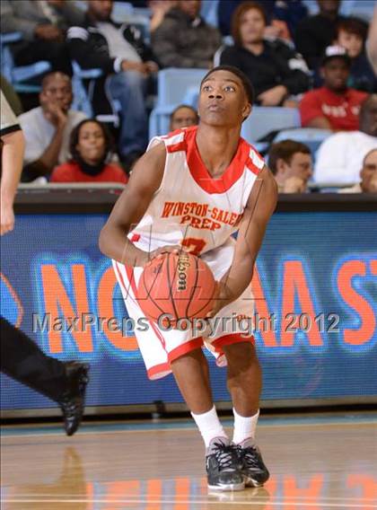 Thumbnail 3 in Winston-Salem Prep vs. Plymouth (NCHSAA 1A Final) photogallery.