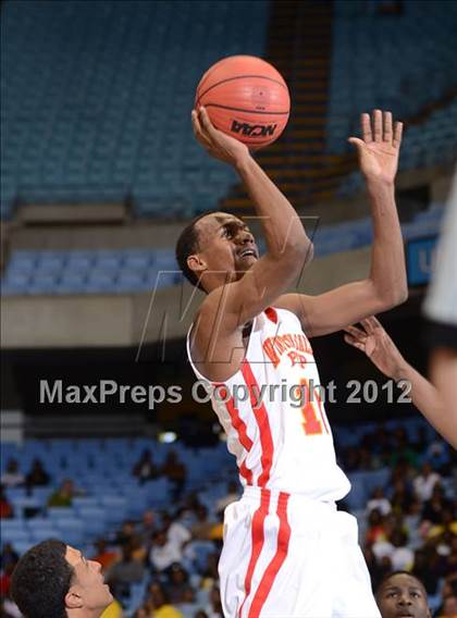 Thumbnail 1 in Winston-Salem Prep vs. Plymouth (NCHSAA 1A Final) photogallery.