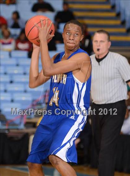 Thumbnail 3 in Winston-Salem Prep vs. Plymouth (NCHSAA 1A Final) photogallery.