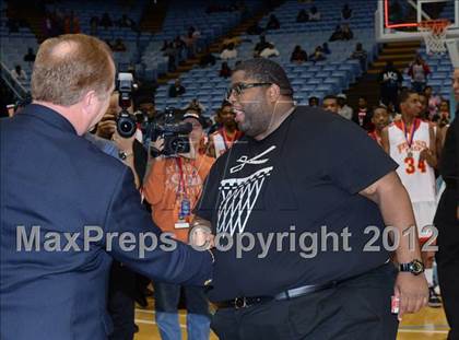 Thumbnail 3 in Winston-Salem Prep vs. Plymouth (NCHSAA 1A Final) photogallery.
