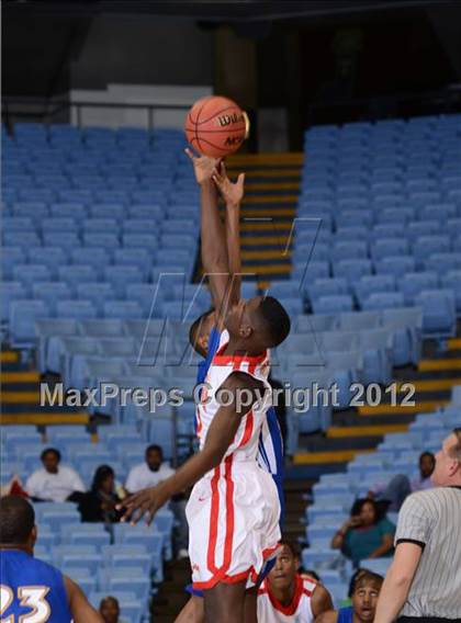 Thumbnail 3 in Winston-Salem Prep vs. Plymouth (NCHSAA 1A Final) photogallery.