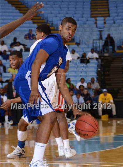 Thumbnail 2 in Winston-Salem Prep vs. Plymouth (NCHSAA 1A Final) photogallery.