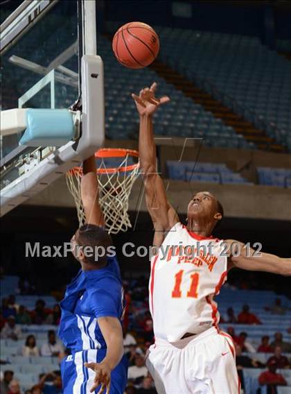 Thumbnail 2 in Winston-Salem Prep vs. Plymouth (NCHSAA 1A Final) photogallery.