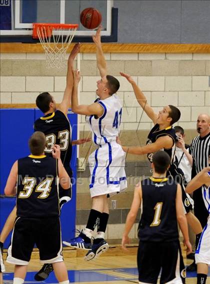 Thumbnail 2 in Oak Ridge @ Rocklin (Rocklin Holiday Classic) photogallery.