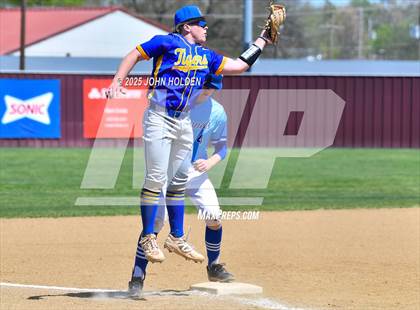 Thumbnail 2 in Newkirk @ Depew photogallery.