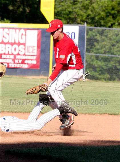 Thumbnail 3 in Covington Catholic vs Beechwood (35th District Championship) photogallery.