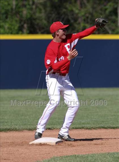 Thumbnail 3 in Covington Catholic vs Beechwood (35th District Championship) photogallery.