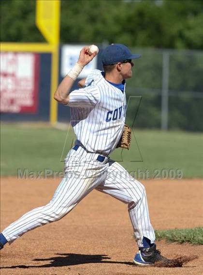 Thumbnail 2 in Covington Catholic vs Beechwood (35th District Championship) photogallery.