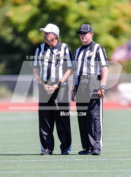 Thumbnail 3 in Notre Dame (SO) vs. Desert Vista (Honor Bowl) photogallery.