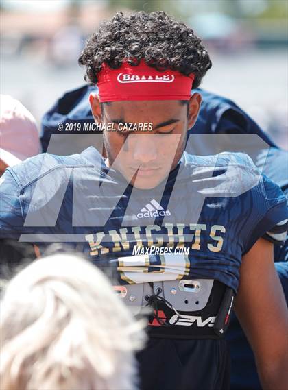 Thumbnail 2 in Notre Dame (SO) vs. Desert Vista (Honor Bowl) photogallery.