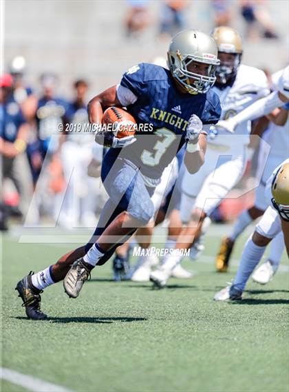 Thumbnail 1 in Notre Dame (SO) vs. Desert Vista (Honor Bowl) photogallery.