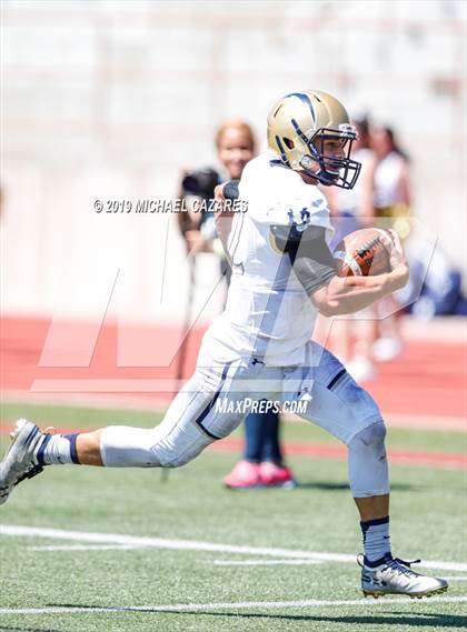 Thumbnail 1 in Notre Dame (SO) vs. Desert Vista (Honor Bowl) photogallery.