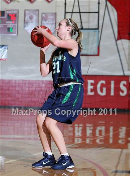 Thumbnail 3 in ThunderRidge vs Pine Creek (Regis Holiday Classic) photogallery.