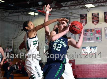 Thumbnail 2 in ThunderRidge vs Pine Creek (Regis Holiday Classic) photogallery.